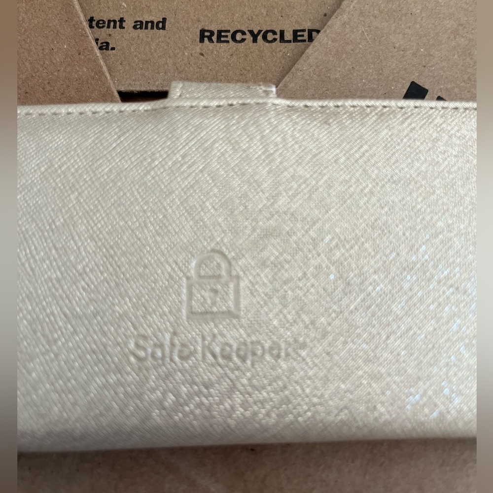 Wallet - Picture 2 of 9